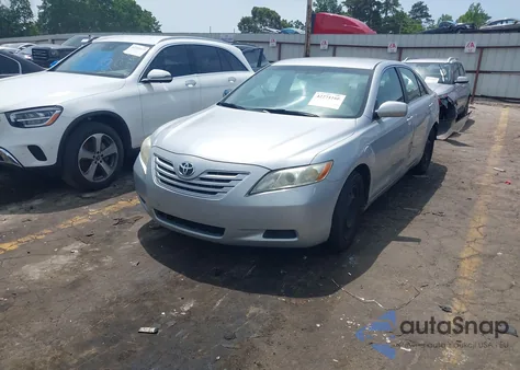 2007 Toyota Camry Le z USA, uszkodzony, nr VIN 4T1BE46K27U607705